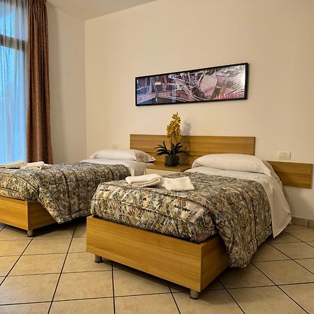 Residence Malpensa Сома Ломбардо Екстериор снимка
