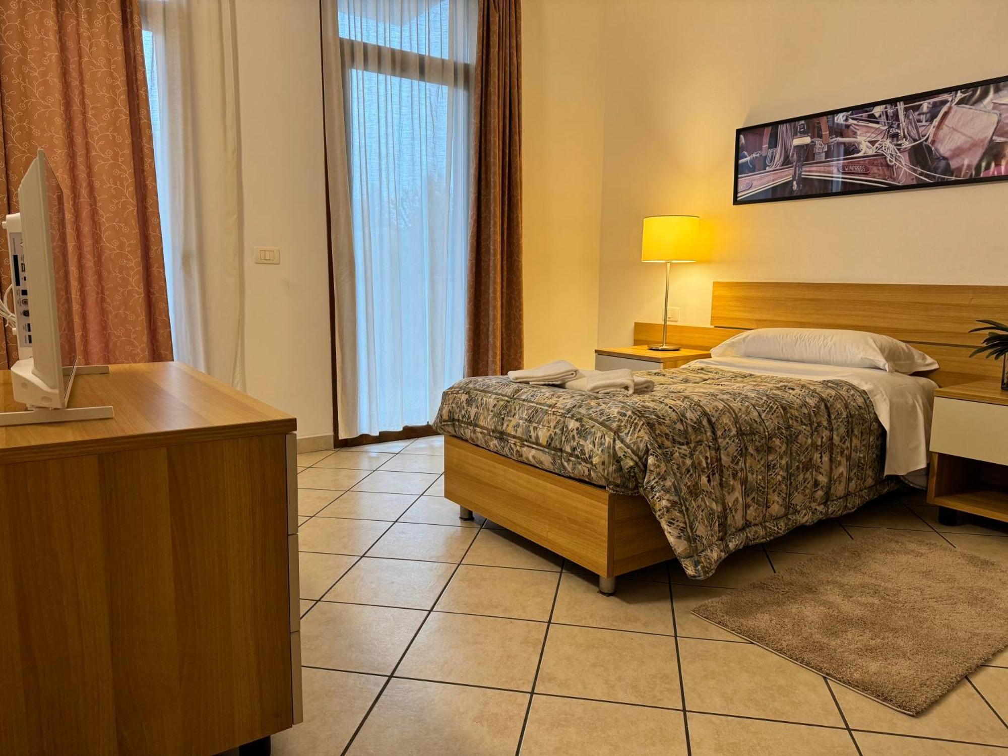 Residence Malpensa Сома Ломбардо Екстериор снимка