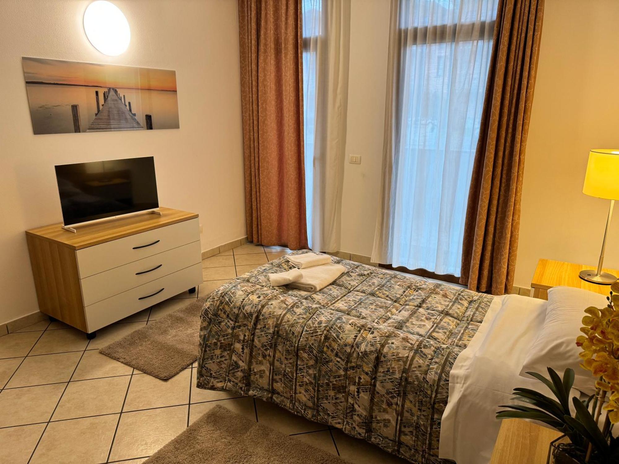 Residence Malpensa Сома Ломбардо Екстериор снимка